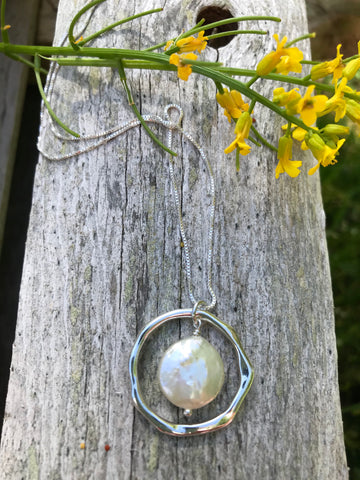 FULL MOON NECKLACE