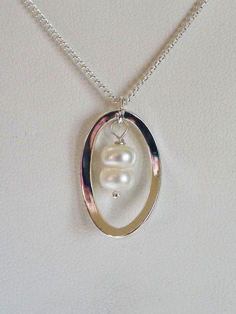 PETITE PEARL NECKLACE